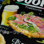 ピザとイカ墨パスタのチョークアート